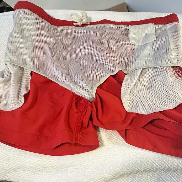 TOMMY BAHAMA VINTAGE SWIM TRUNKS. RED 38 WAIST INSEAM 4.5
MINT VINTAGE EUC - Picture 5 of 6